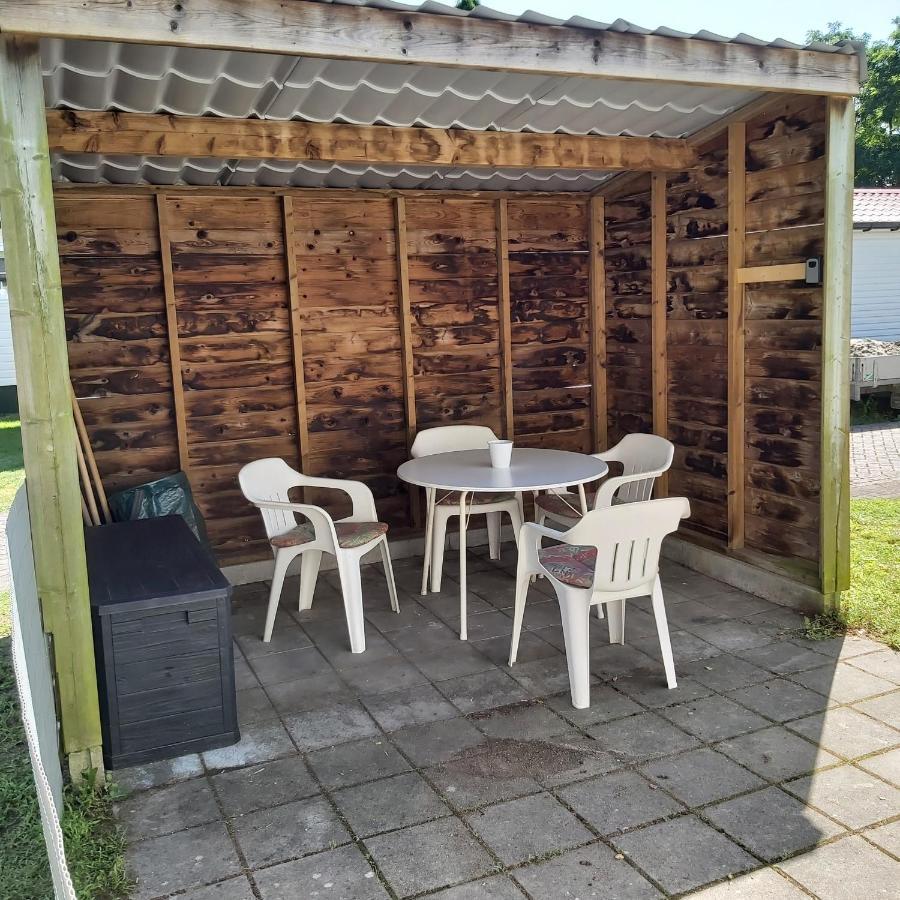 Ruim En Gezellig Chalet Voor 2 Personen Op De Veluwe Recreatiepark De Oude Driest Putten Exterior photo